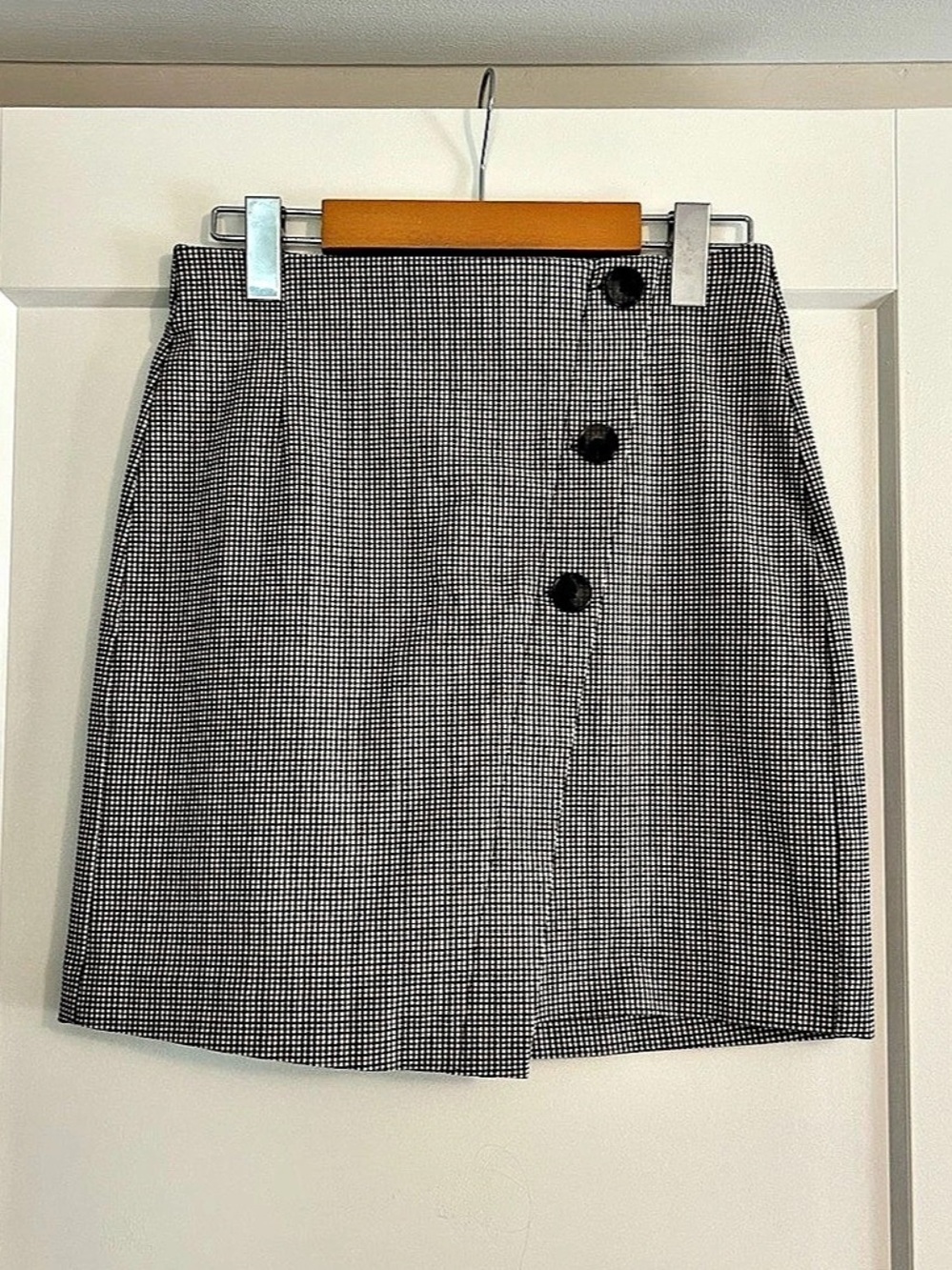 Dynamite Houndstooth Mini Skirt